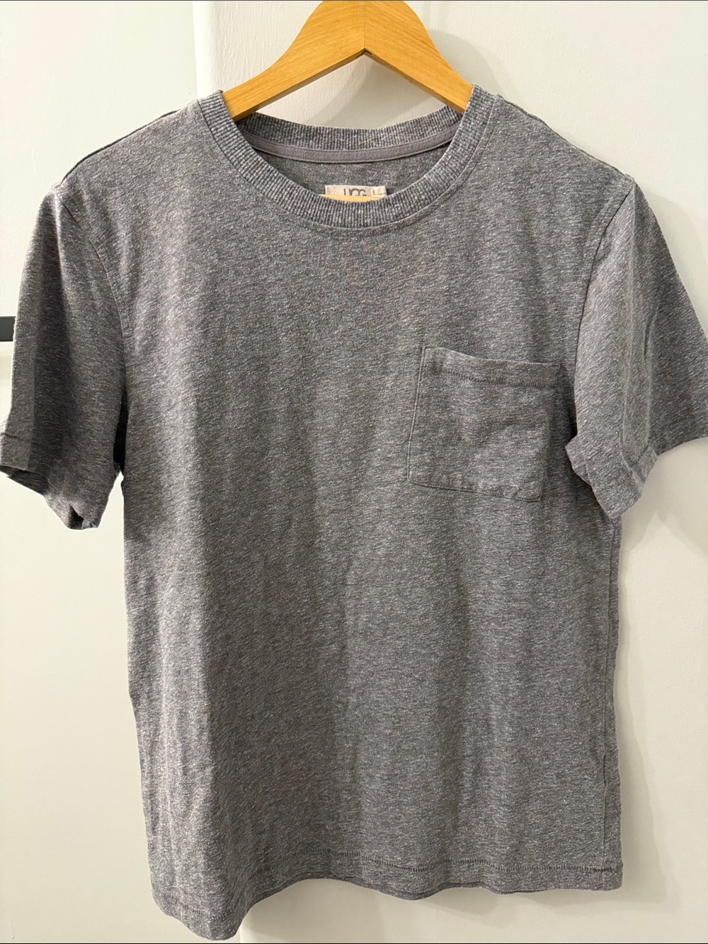 UGG Men's Short Sleeve Pocket Tee in Heather Gray